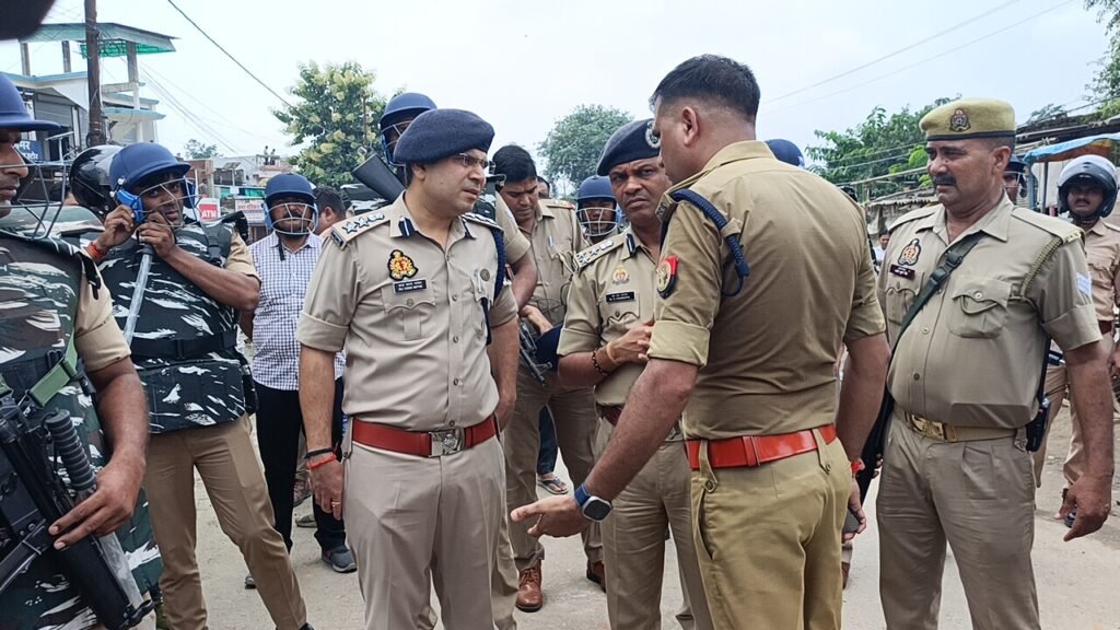 पिपराइच में पशु तस्करों ने दीपक की गोली मारी की हत्या घटना से आक्रोशित