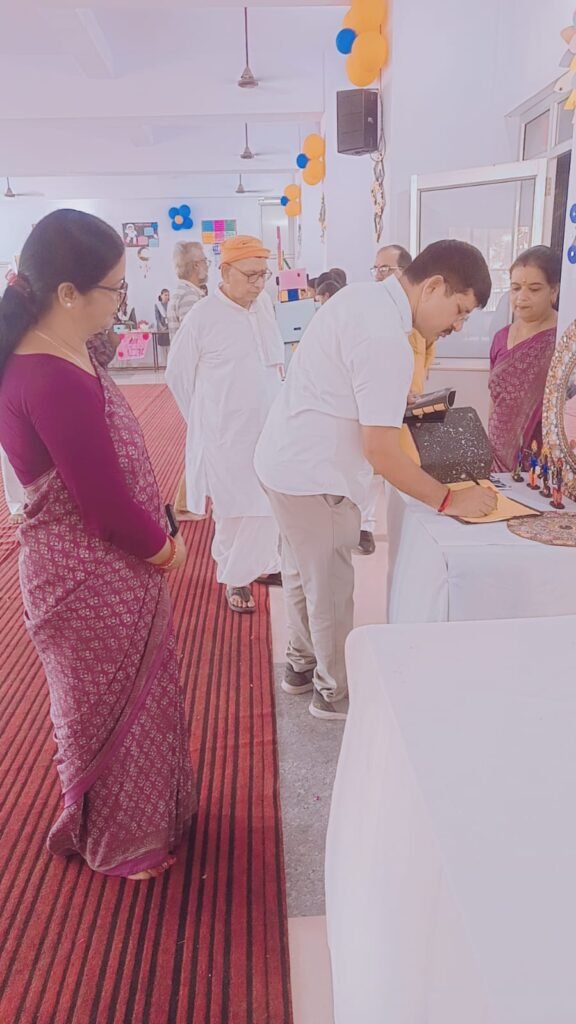 सरस्वती विद्या मन्दिर बालिका इण्टर कालेज में ‘विज्ञान प्रदर्शनी’ के कार्यक्रम का आयोजन