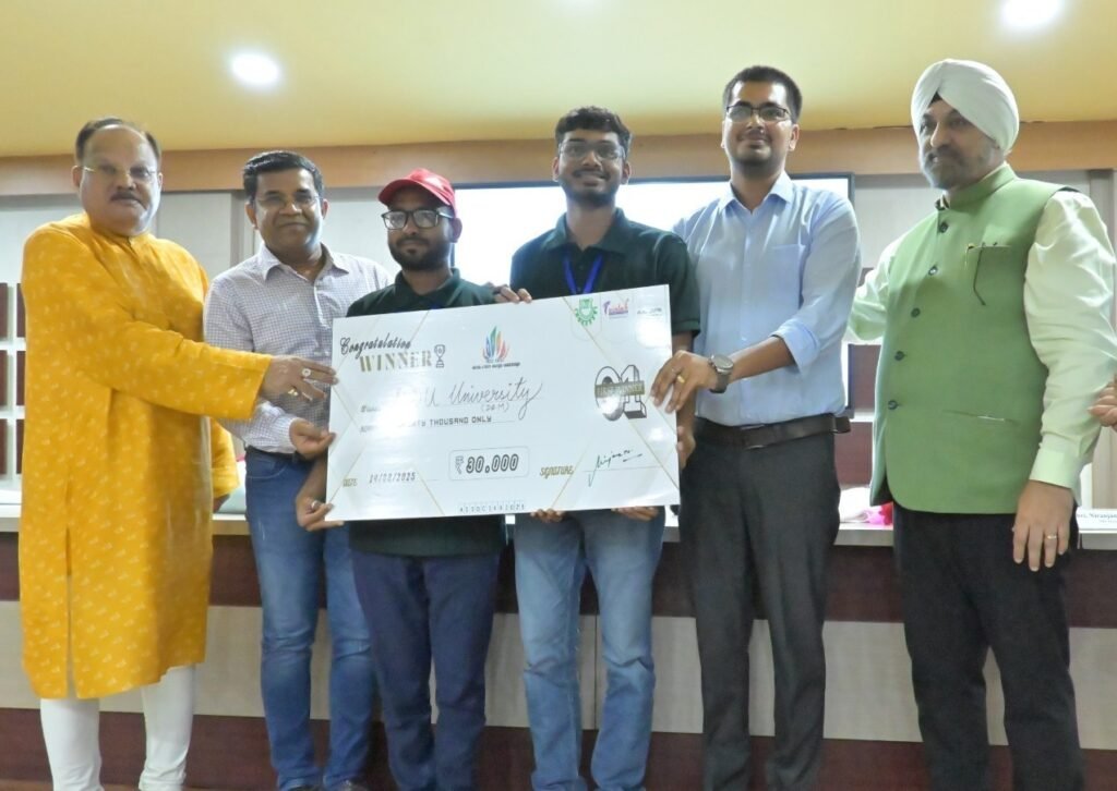 राष्ट्रीय डिज़ाइन चैलेंज में IET-DDUGU के विद्यार्थियों की बड़ी उपलब्धि, प्रथम स्थान हासिल